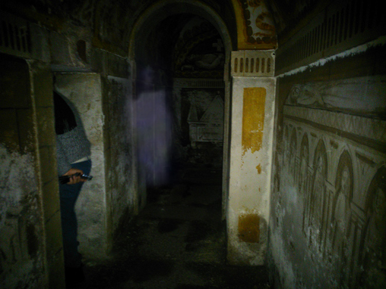 Los fantasmas de la cripta