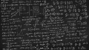 «Nos parece que el tiempo fluye como un río, a diferentes velocidades en diferentes lugares, y esa es la clave para viajar al futuro», explica Hawking. Esta idea fue propuesta por Albert Einstein hace cien años, al darse cuenta de que debería haber lugares donde el tiempo corre más lento y otros donde se acelera. «Tenía razón y la prueba está sobre nuestras cabezas», en el espacio, dice Hawking. El tiempo va más rápido en el espacio. Dentro de cada nave espacial hay un reloj muy preciso, pero a pesar de ello, todos ganan alrededor de un tercio de billón de segundo cada día. El problema no está en los relojes. Lo que ocurre es que la masa de la Tierra arrastra al tiempo y lo hace más lento.