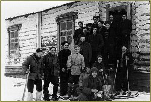 El grupo de montañeros momentos antes de su partida al "Paso Dyatlov "