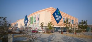 Walmart abrió en noviembre un nuevo Sam’s Club. Fue la segunda unidad de este formato que inauguró en lo que va de año, y este jueves acaba de poner en marcha una tercera. Con ello, la cadena de autoservicio retoma la expansión de un formato que en años anteriores había estado detenida. “Sam’s ya está acelerándose en el plan de aperturas. Este año retomó el crecimiento y empezó a acelerar. Las dos aperturas que tenemos están funcionando muy bien, y ahora se abre otro Sam’s”, dijo Gastón Wainstein, director de Bienes Raíces de Walmart de México y Centroamérica.