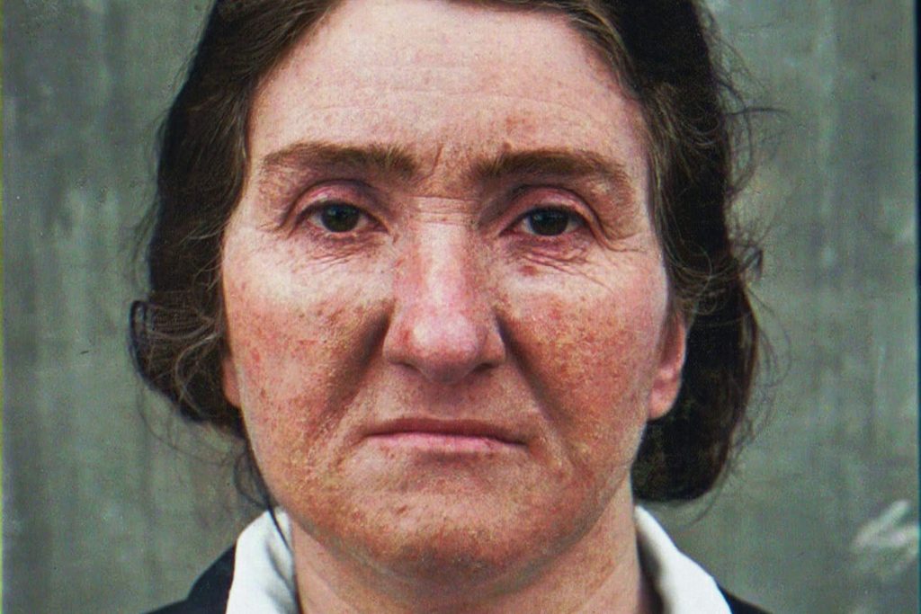 "Leonarda Cianciulli, la inquietante 'Fabricante de Jabón de Correggio', cuya vida y crímenes continúan aterrorizando la historia italiana."