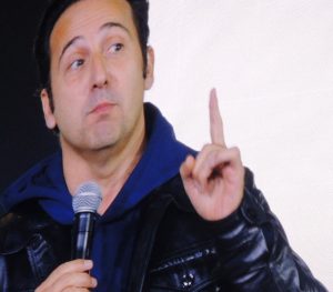 En Talent Land 2025, Iker recibe el premio a la Mejor Trayectoria Profesional y lanza un mensaje de autenticidad, humildad y resistencia frente a campañas, críticas y difamaciones.