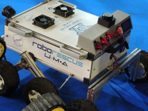 Robot de rescate desarrollado por investigadores de la Universidad de Málaga, pionero en tecnología de salvamento. (foto Alberto Guzmán)
