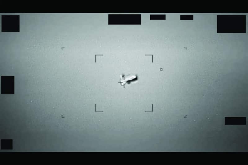 UAP captado por sensores militares estadounidenses durante una operación aérea. La imagen forma parte del archivo de casos oficiales de fenómenos anómalos no identificados (UAP) y permanece sin una identificación concluyente.